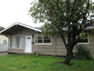5423 Columbia Blvd, Portland OR  97203-1969 exterior