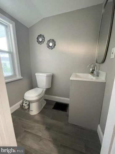 307 Hobart Ave, Trenton NJ  08629-1624 exterior