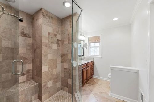 6879 Lockridge Dr, Atlanta GA  30360-1514 exterior