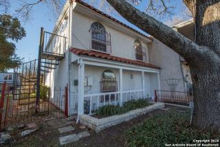 6620 Spring Manor St, San Antonio TX  78249-2934 exterior