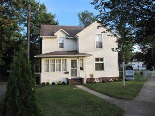 910 Benham Ct, Elkhart, IN 46516-3338