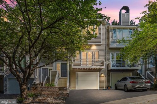 11127 Lakespray Way, Herndon, VA 20191-5421