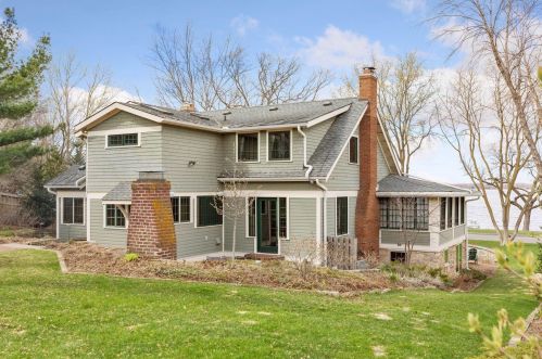 5251 Bald Eagle Blvd, Saint Paul MN  55110-6532 exterior