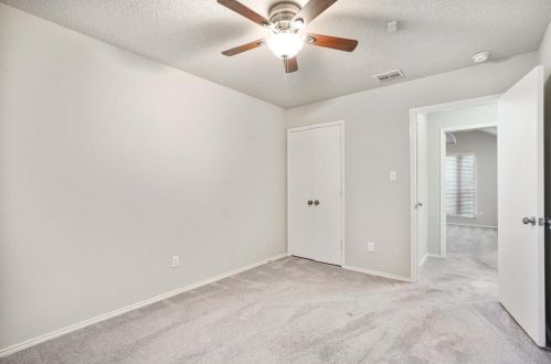 6837 Beaty St, Fort Worth TX  76112-6704 exterior