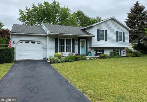 4620 Laurel Ridge Dr, Harrisburg, PA 17110-3457