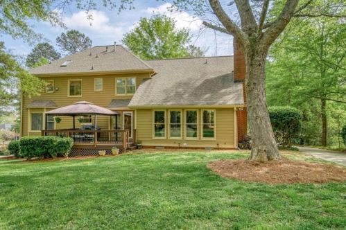 2421 Meadow Grove Way, Lilburn, GA 30047-5789