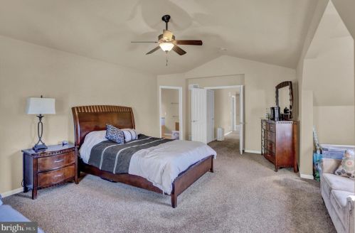 1443 Farm Cross Way, York PA  17408-8537 exterior