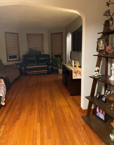 5521 Rutherford Ave, Chicago, IL 60638-2317