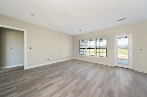 519 Chuckwagon Trl, Angleton TX 77515 exterior