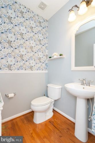 179 Colonial Dr, Charles Town WV  25414-4498 exterior