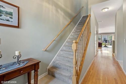 486 Keswick Ln, Carol Stream, IL 60188-2493