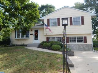 14 Overton Rd, Trenton, NJ 08690-1513