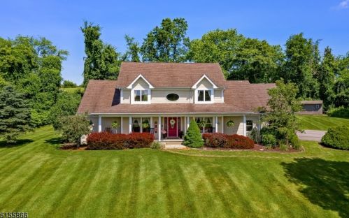 99 Fairmount Rd, Califon, NJ 07830-3112