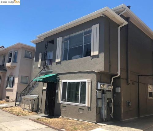 3110 Martin Luther King Jr Way, Berkeley, CA 94703-2403