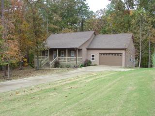 250 Rolling Hills Ln, Counce, TN 38326-4126