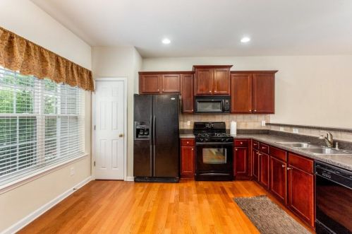 720 Celeste Ln, Atlanta GA  30331-8606 exterior