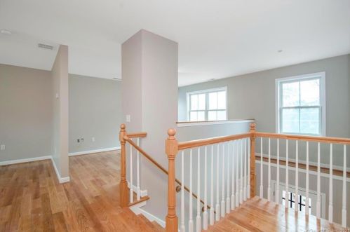43 Hillside Dr, Ellington CT  06029-2417 exterior