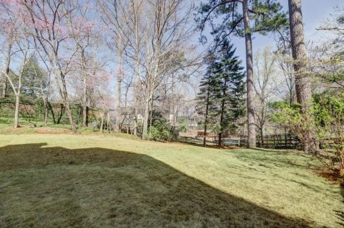 7000 Hunters Br Dr, Atlanta GA  30328-1718 exterior