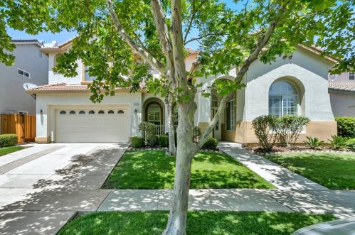 2641 Babson Dr, Elk Grove, CA 95758-7639