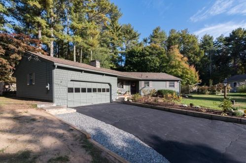 25 Brook Dr, Richmond, RI 02832-2506