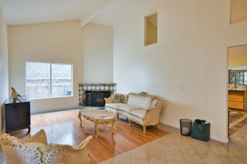 1619 Morgan Ct, Mountain View, CA 94043-1819