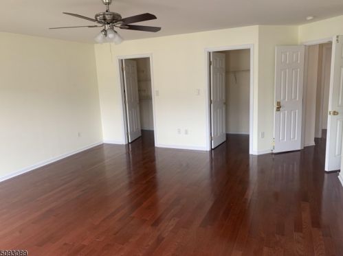 8 Esterbrook Dr, Princeton NJ  08540-6127 exterior