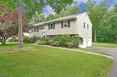 35 Red Oak Way, Bridgewater, NJ 08807-2621