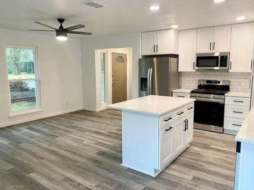 2600 Carlow Dr, Austin TX  78745-4300 exterior