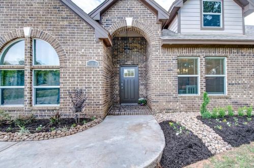 21810 Chenango Lake Dr, Angleton, TX 77515-6659
