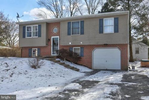 2101 Millcreek Rd, Lancaster PA  17602-4748 exterior