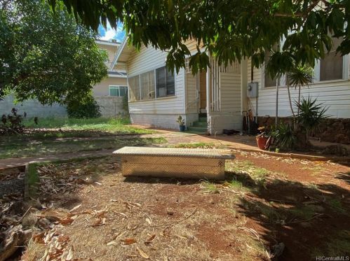 1142 8th Ave, Honolulu HI  96816-2402 exterior