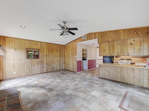 2602 Holy Cross Ln, Garland TX 75044-4673 exterior