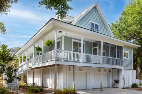 25 25th Ave, Isle Of Palms, SC 29451-2370