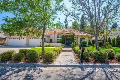 9349 Valley Green Dr, Fresno, CA 93720-1471
