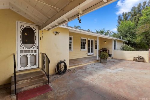 5690 Riverside Ave, Riverside CA  92506-1837 exterior