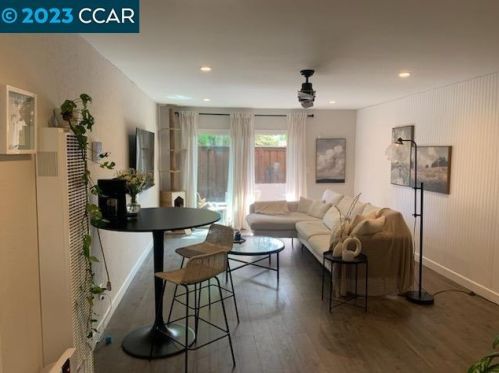 1060 Oak Grove Rd, Concord, CA 94518-3129