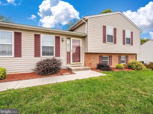 16900 Hastings Dr, Williamsport, MD 21795-3188