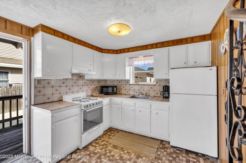 139 Princeton Ave, Lavallette NJ 08735-2635 exterior