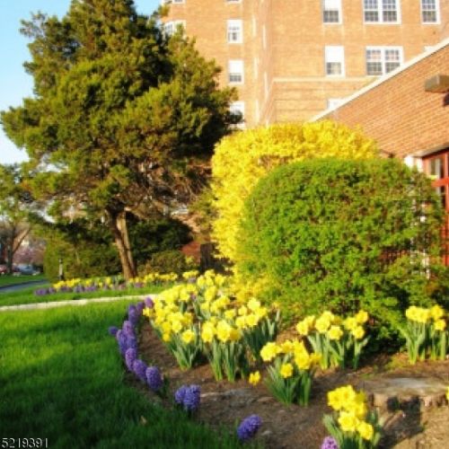 10 Crestmont Rd, Montclair NJ  07042-1930 exterior