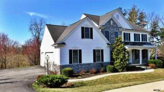 2520 Donlenik, York, PA 17402-8256