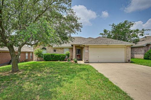 1717 Ryanfeld Dr, Midlothian TX  76063-5962 exterior