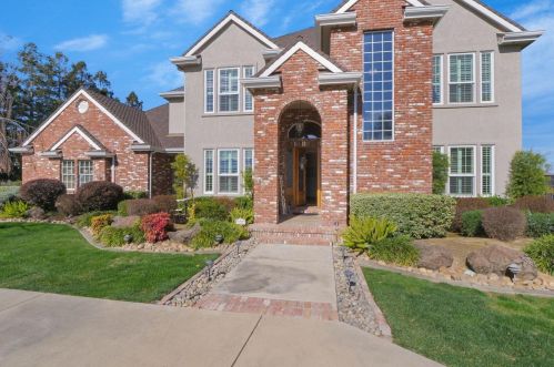 8045 Live Oak Rd, Lodi, CA 95240-9470