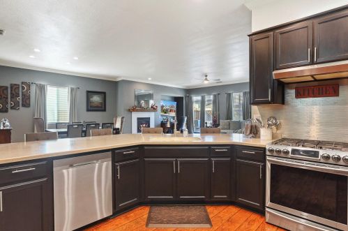 1083 Cypress Run Dr, Stockton, CA 95209-4544