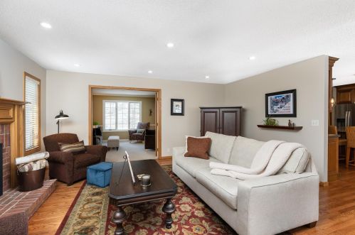 13606 Duluth Dr, Saint Paul MN 55124-8797 exterior