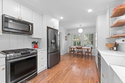 2470 Bywood Dr, Glendale CA  91206-4725 exterior