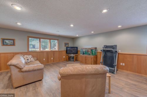 1090 Heather Dr, Saint Paul MN  55129-8573 exterior