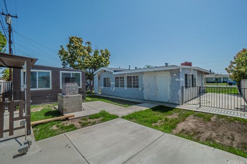2863 Bridgeport Ave, Anaheim CA  92804-2047 exterior
