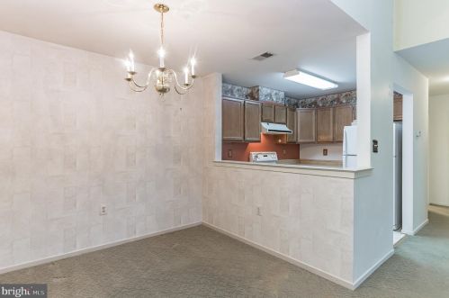 7825 Harrowgate Cir, Springfield, VA 22152-3821