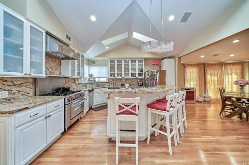 3004 Altura Ave, Glendale CA 91214-3602 exterior