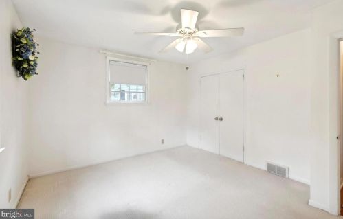 8421 Chippewa Rd, Philadelphia PA 19128-1206 exterior